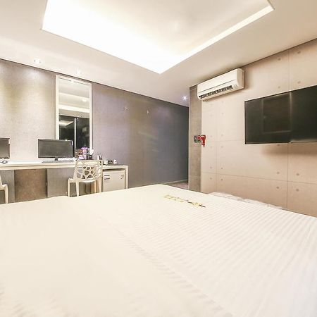 Richi Hotel Suwon Dış mekan fotoğraf